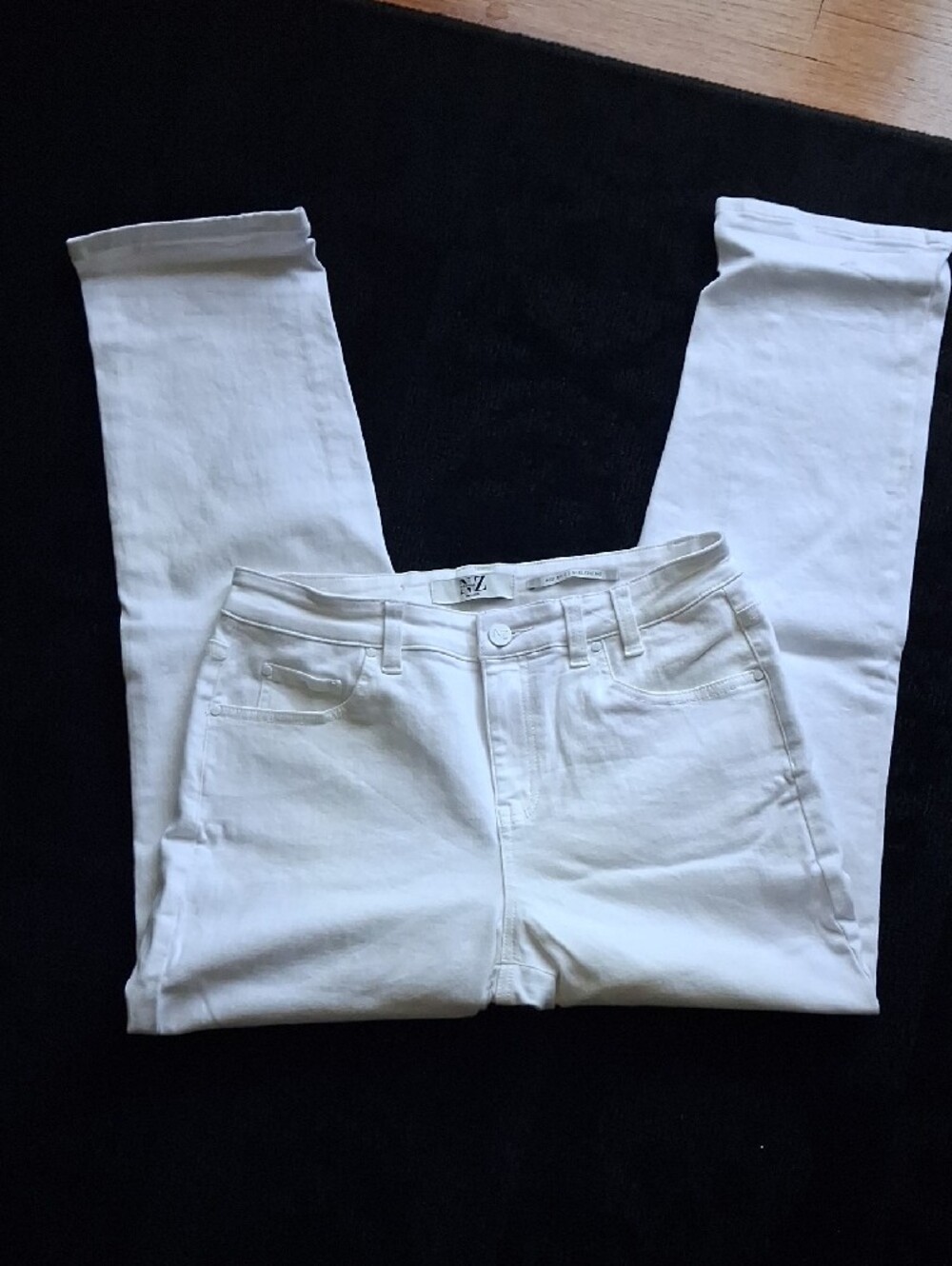 White High-Rise Jeans